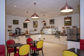 Daily buffet breakfast (EUR 12.50 per person) - K Hotel (Strasbourg)