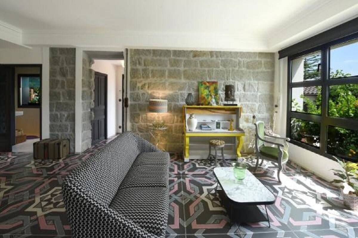 Apartment, Multiple Beds, Non Smoking | Living room | TV