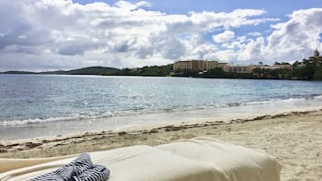 Ubicación a pie de playa y toallas de playa
