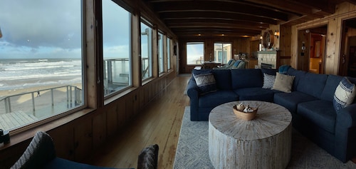 Oceanfront, Private Beach Access, Newly Updated, Perfect for Family Gatherings!