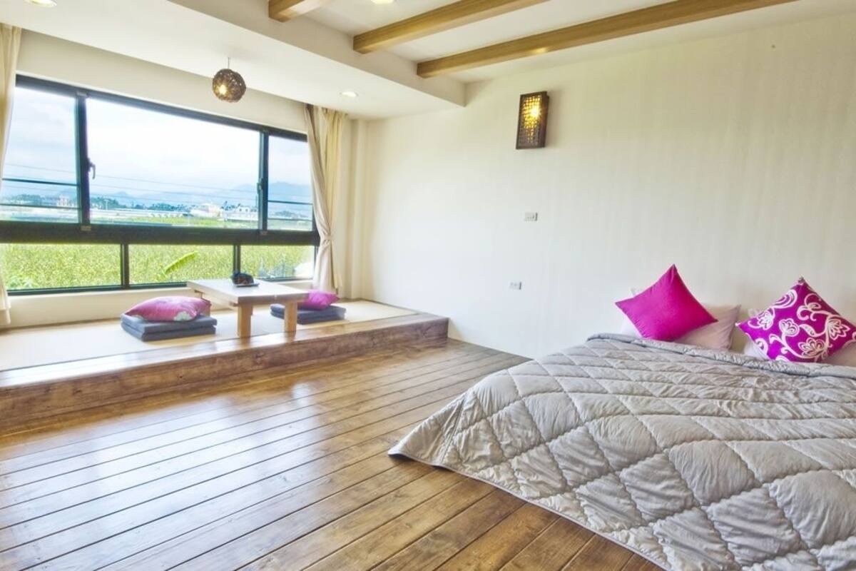 Deluxe Double Room, 1 Double Bed, Non Smoking, Mountain View | Desk, blackout drapes, soundproofing, WiFi (free)