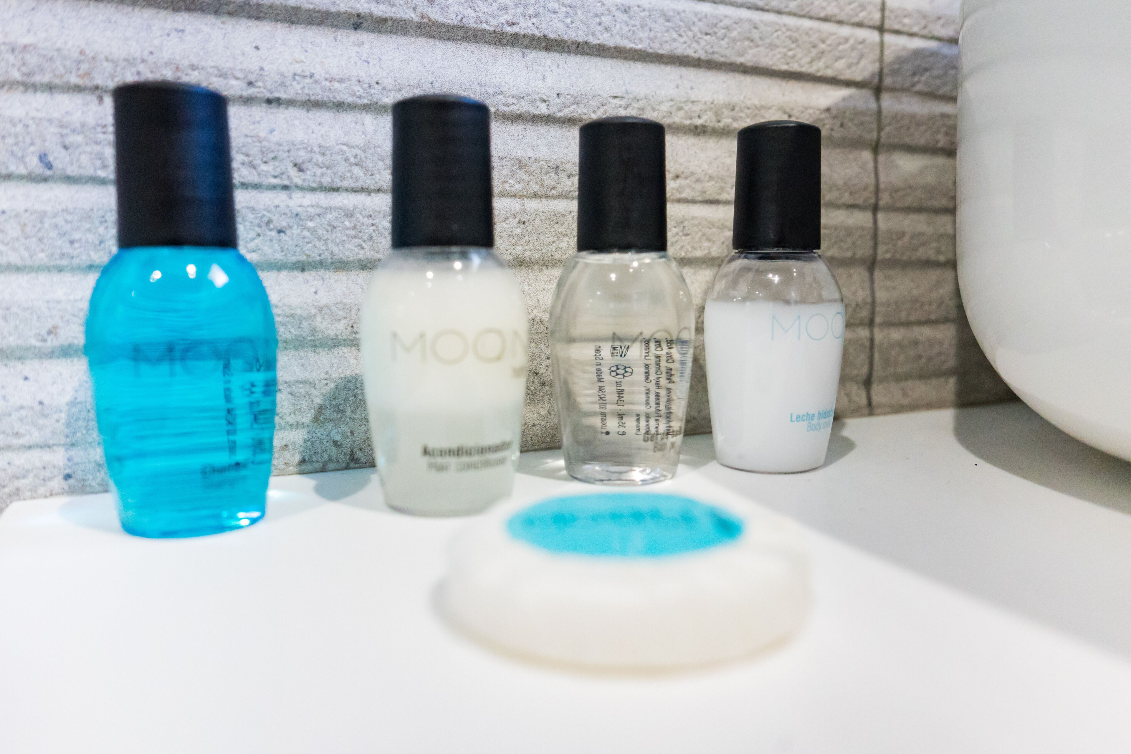 executive single room, 1 single bed, non smoking | bathroom | shower, free toiletries, hair dryer, towels