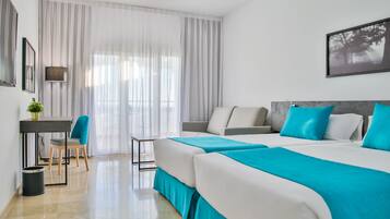 Kahden hengen premium-huone, terassi, näköala satamaan | Minibaari, tallelokero huoneessa, työpöytä, ilmainen Wi-Fi