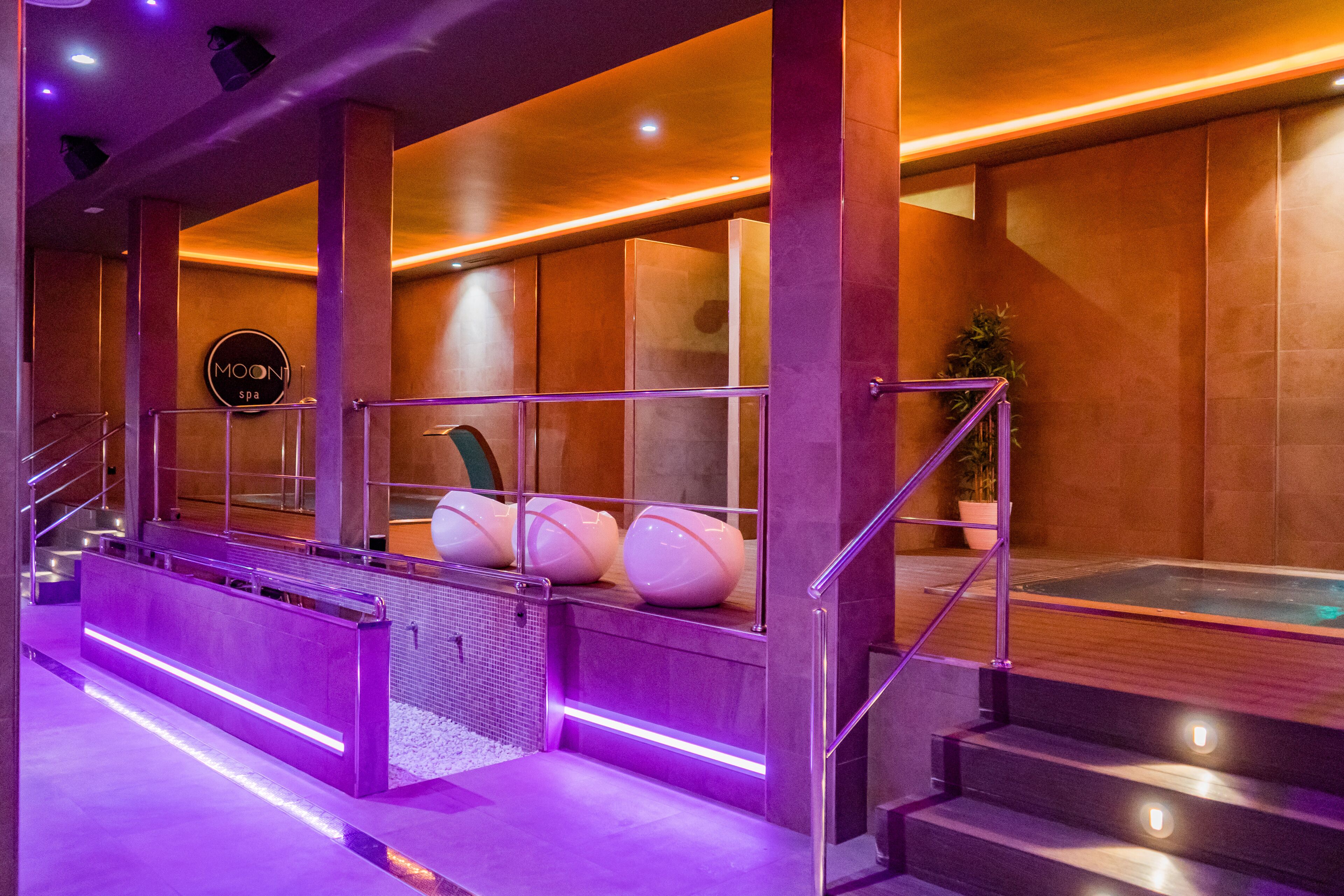 Photo - Moon Hotel & SPA.