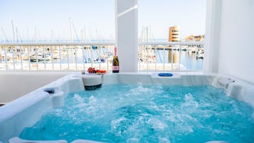 Private spa tub