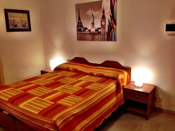 Frette Italian sheets, premium bedding, down duvets, desk