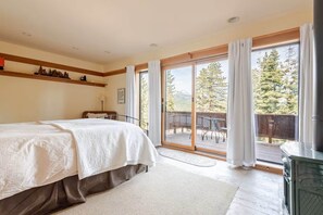 4 bedrooms, iron/ironing board, travel cot, free WiFi