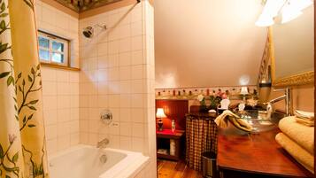 Ensemble douche/baignoire, baignoire à jets, sèche-cheveux