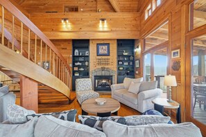 Smart TV, fireplace, stereo