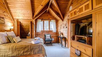 5 室のベッドルーム、デスク、アイロン / アイロン台、旅行用ベビーベッド