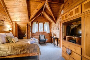 5 chambres, bureau, fer et planche à repasser, lit parapluie