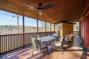 Outdoor dining - The Toccoa House..... (Blue Ridge)