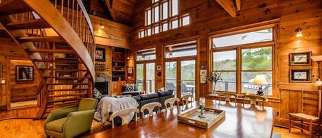 المنشأة من الداخل