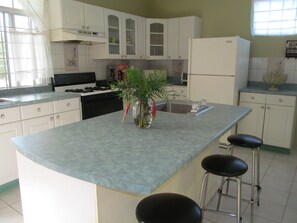 Private kitchen - 2 bedroom house with 2 bathrooms (Montego Bay)