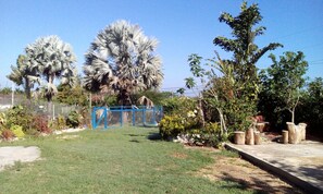 Property grounds - 2 bedroom house with 2 bathrooms (Montego Bay)