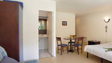 Classic Studio, River View (studio 3 personnes) | View from room