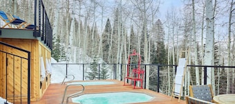 Top of the Village~Ski-in/out~HT~Pool~Grill~Parking