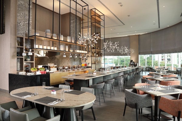 Desayuno buffet todos los días (MYR 75 por persona)