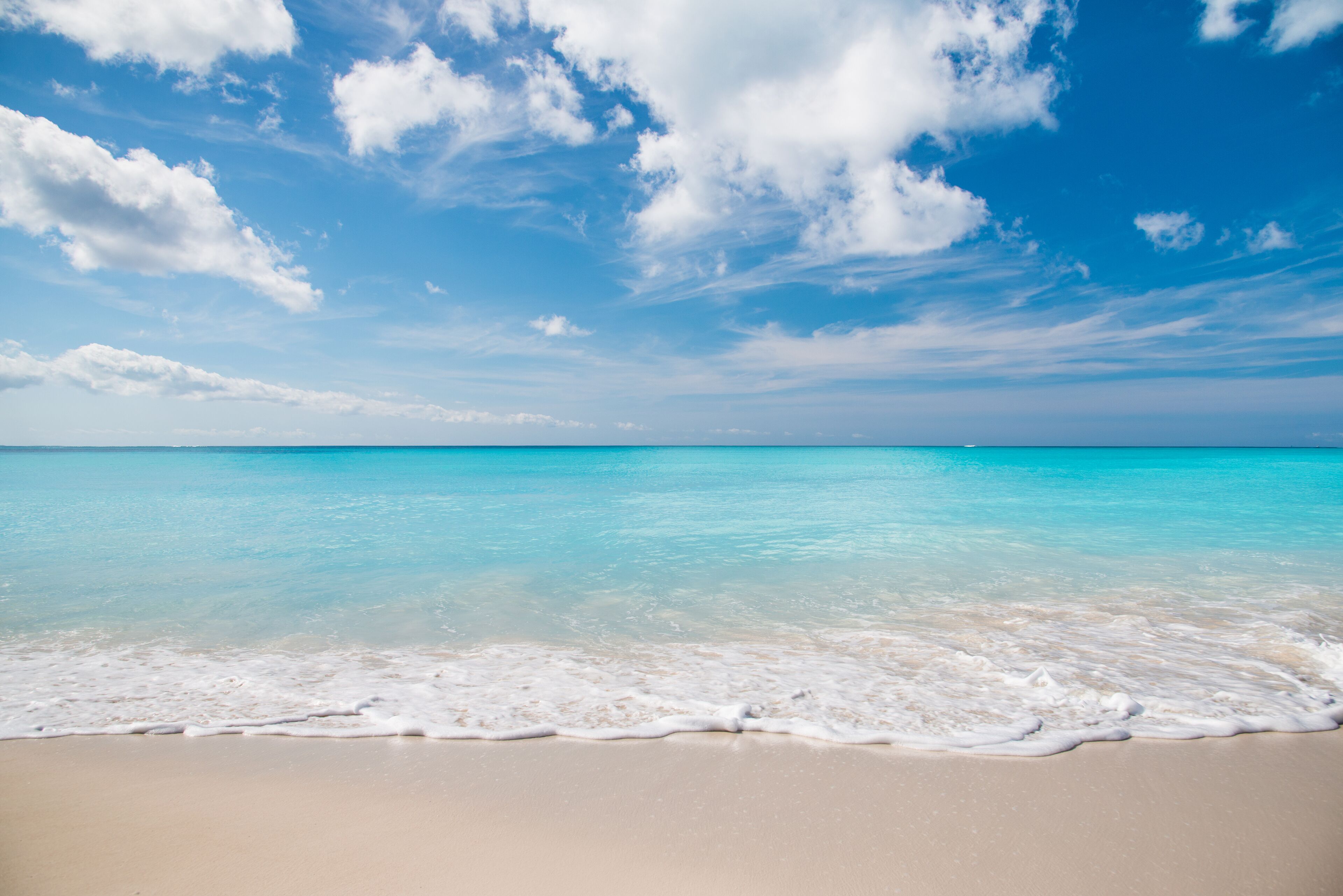 Beach nearby, sun loungers, beach towels