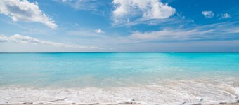 Romantic Getway Steps from the Beach