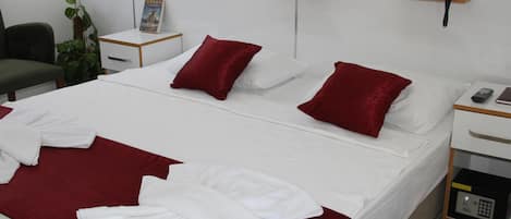 Standard Double Room | In-room safe, desk, iron/ironing board, free cribs/infant beds