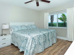 3 slaapkamers, een strijkplank/strijkijzer, reisbedje, wifi