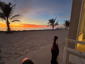 Property grounds - Beachfront Ground Level Suite - Everything is Modern & New (Siesta Key)