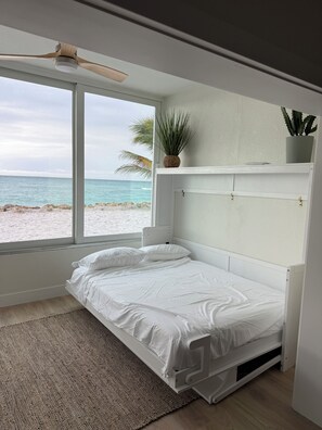 3 slaapkamers, een strijkplank/strijkijzer, reisbedje, wifi