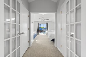 4 habitaciones, escritorio, tabla de planchar con plancha y wifi gratis 