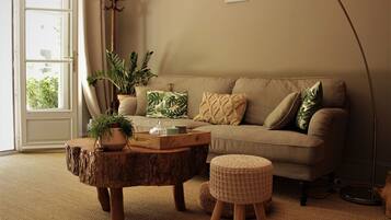 Appartement Duplex, salle de bains attenante, vue cour intérieure (Suite de L'Orangerie)