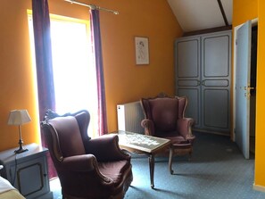 Pimennysverhot, ilmainen Wi-Fi, vuodevaatteet