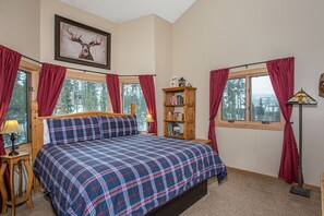 3 bedrooms, iron/ironing board, travel cot, free WiFi - Perfect for 2 families - 2 King suites! Walk to Main St, Skiing & More! 5 Star (Breckenridge)