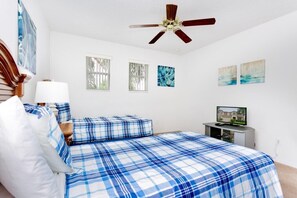 6 slaapkamers, een strijkplank/strijkijzer, wifi, beddengoed