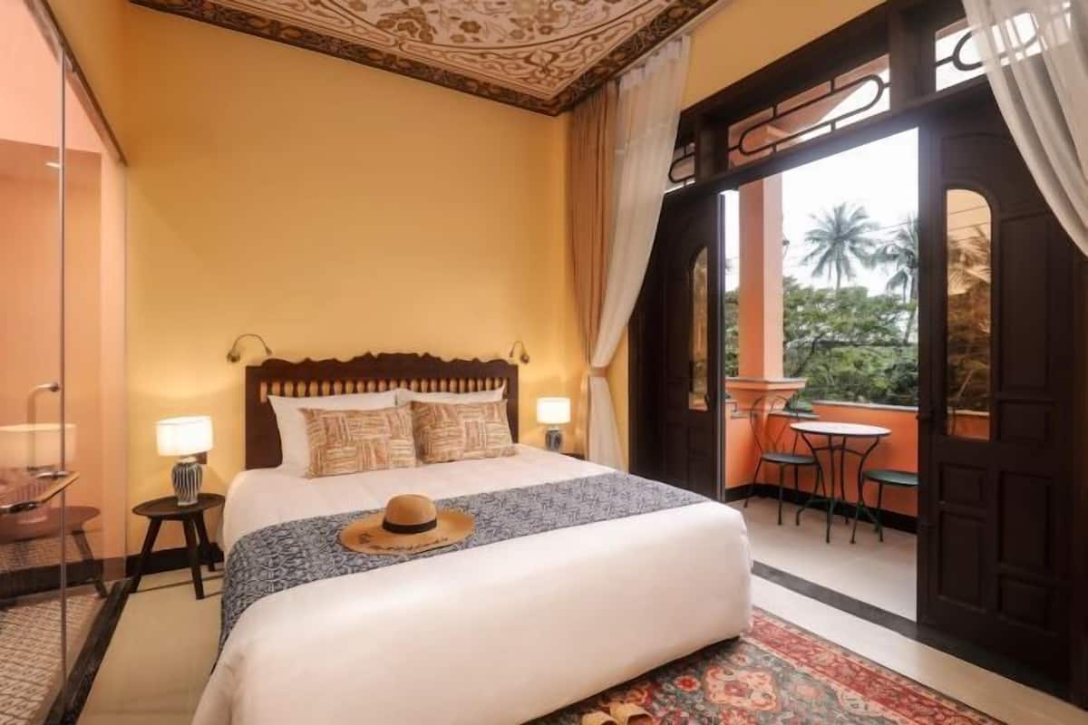 1 bedroom, premium bedding, minibar, in-room safe
