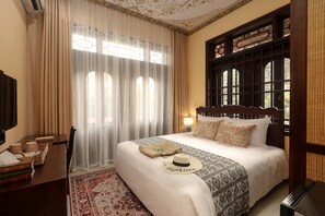 Ropa de cama de alta calidad y minibar 