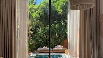 1 bedroom, premium bedding, minibar, in-room safe