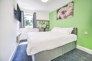 20 bedrooms, individually decorated, individually furnished - GO2 Gloucester Hotel by OYO (Gloucester)