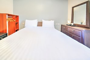 1 bedroom, individually decorated, individually furnished