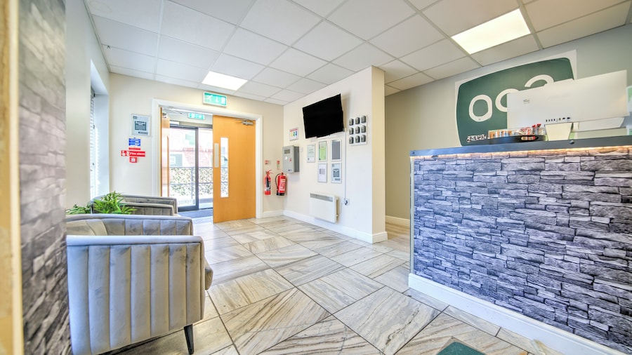 GO2 Gloucester Hotel by OYO