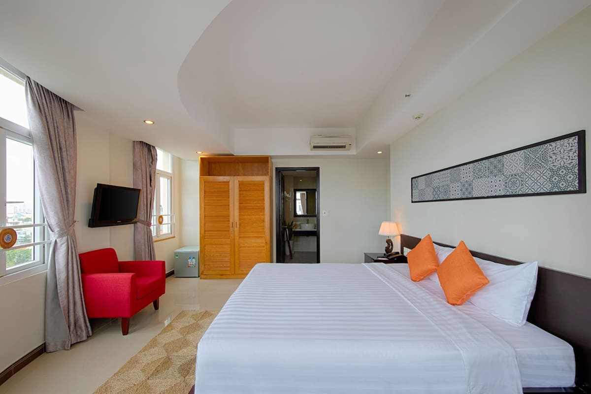 Desk, iron/ironing board, free WiFi, bed sheets