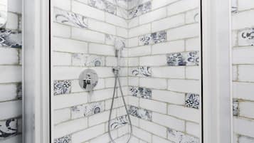 Family Triple Room, Multiple Beds, Non Smoking | Soundproofing, iron/ironing board, free WiFi