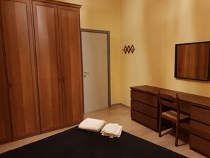 Doppelzimmer | Schreibtisch, Verdunkelungsvorhänge, kostenlose Babybetten