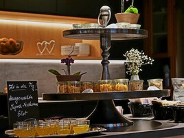 包含每日自助早餐