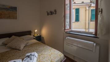 Apartment, 2 Bedrooms | 3 bedrooms, cribs/infant beds, free WiFi, bed sheets