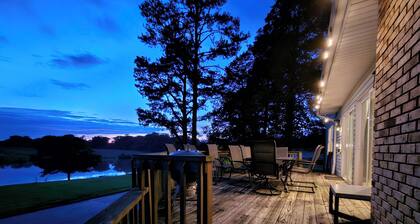 UUSI! Viinimaa maalaistalo viinin traileri! Täydellinen sijainti! Oma järvi!