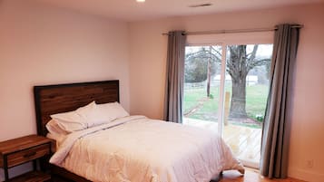 5 bedrooms, iron/ironing board, free WiFi, bed sheets