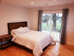 5 bedrooms, iron/ironing board, free WiFi, bed sheets