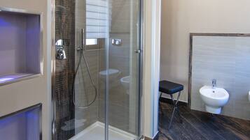 Deluxe-Apartment | Badezimmer