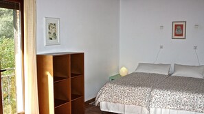 Standard-Doppelzimmer | Bettwäsche, Rollstuhlgeeignet