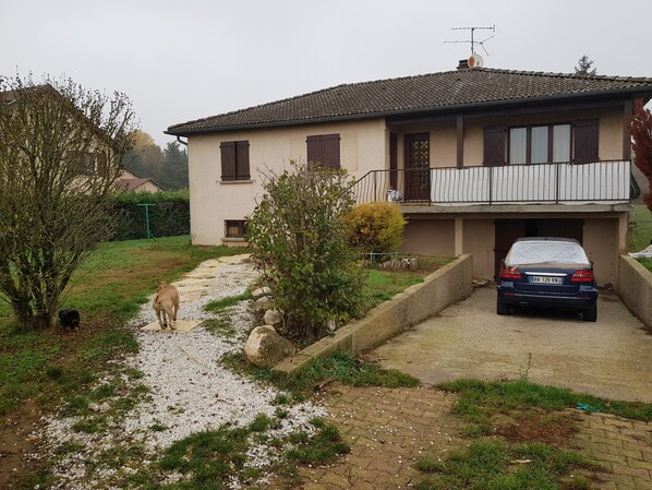 ทางเข้าที่พัก